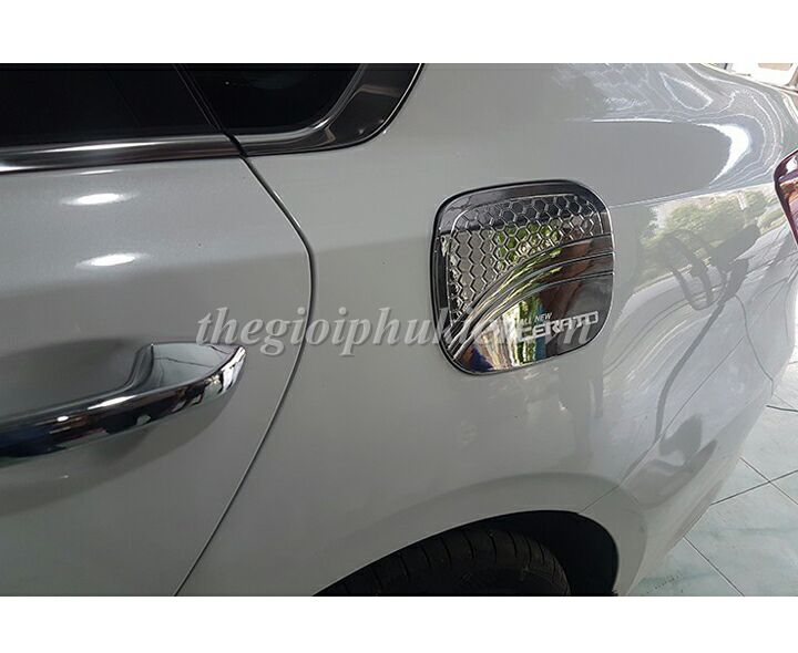 Ốp nắp bình xăng Kia Cerato 2019 mạ Crom