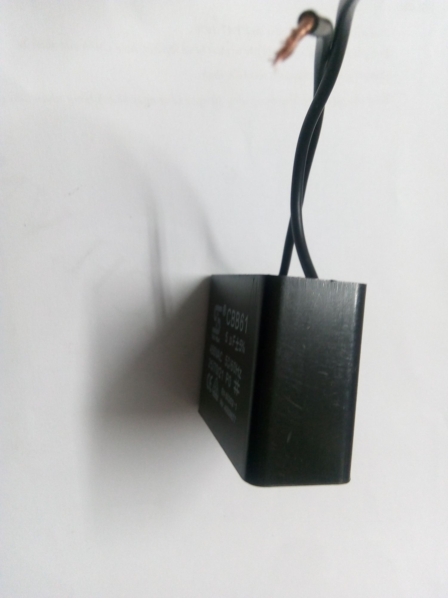 Tụ điện 5MF cho mo to quat hoi nuoc