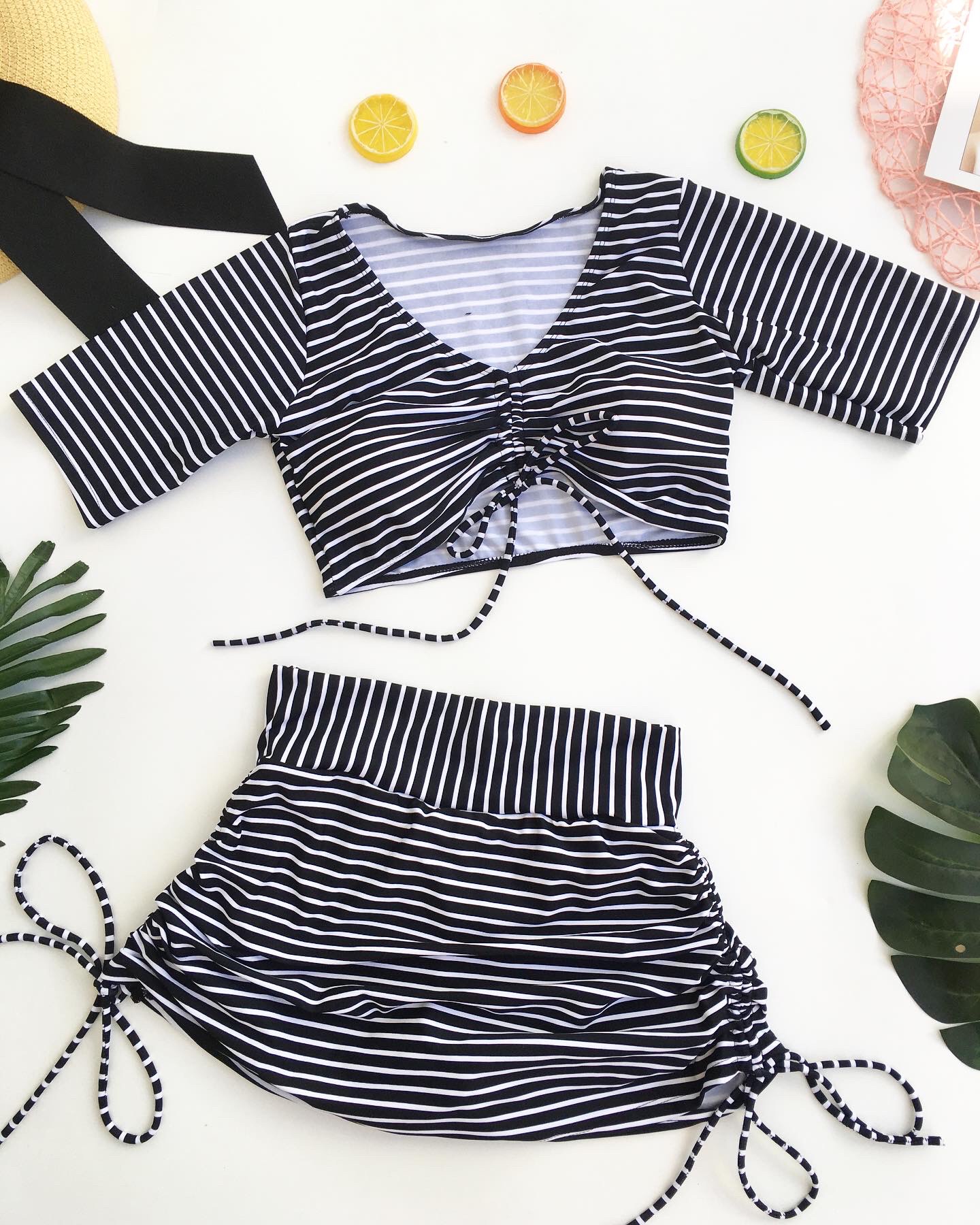Bikini tay con sọc đen rút dây