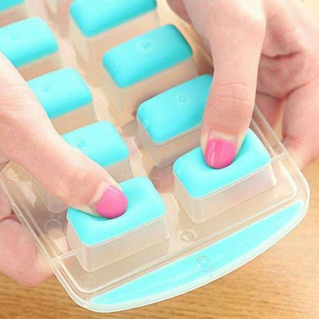 KHAY ĐÁ DẺO SILICON CÓ NẮP