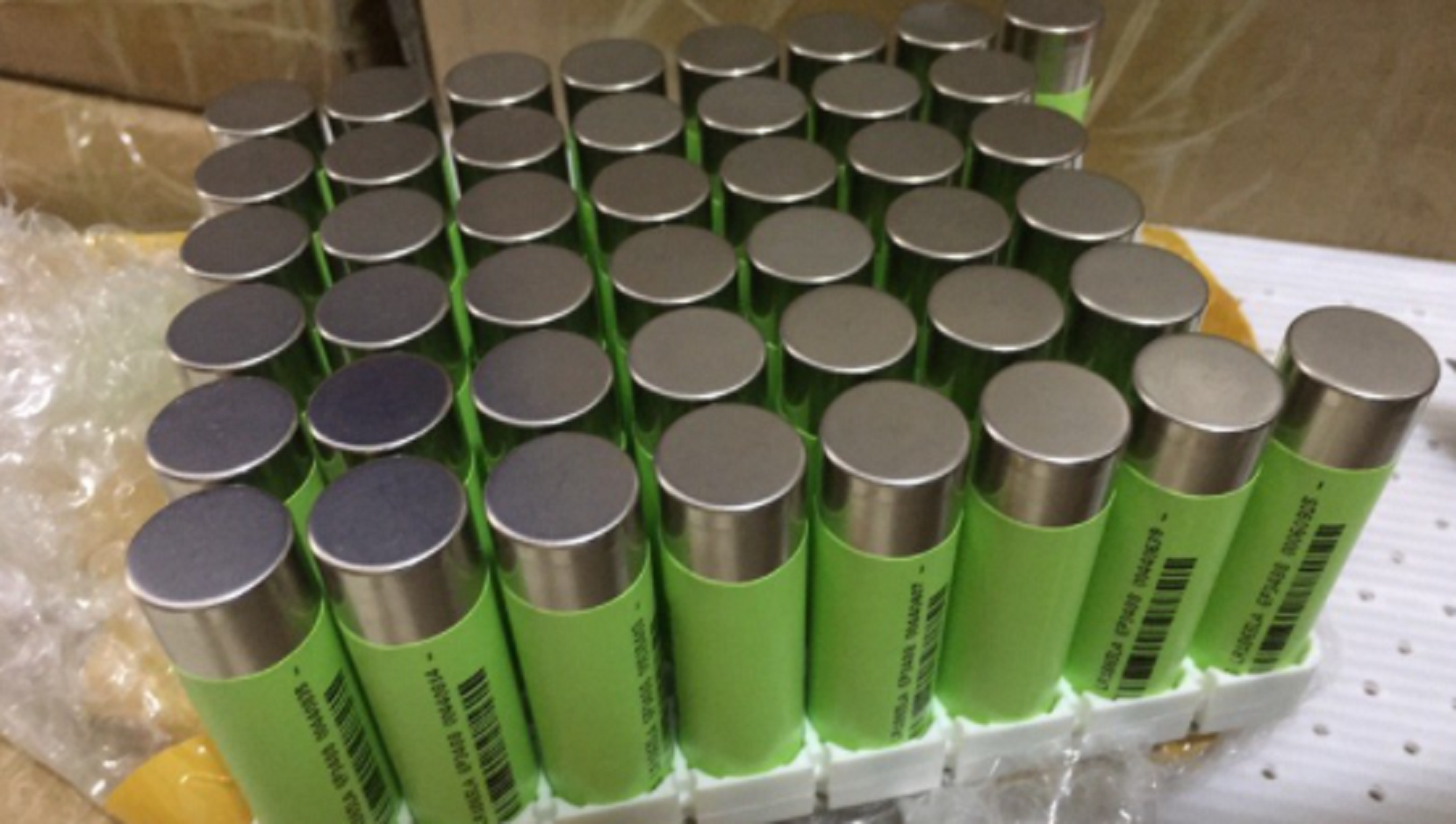 Pin lishen tháo máy dung lượng 2000mah xả 10C (20A)