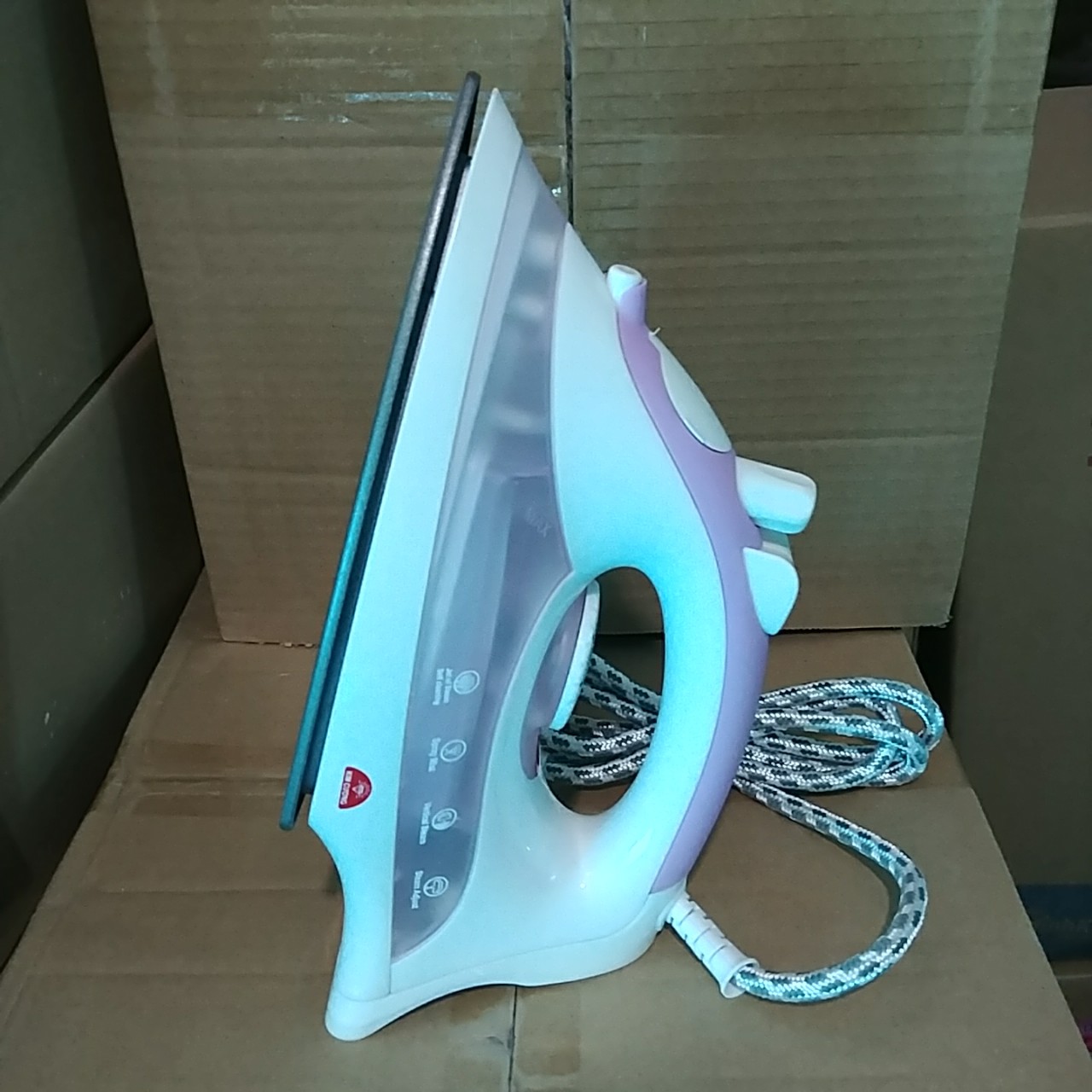 [HCM]Bàn ủi hơi nước kim cương T-620