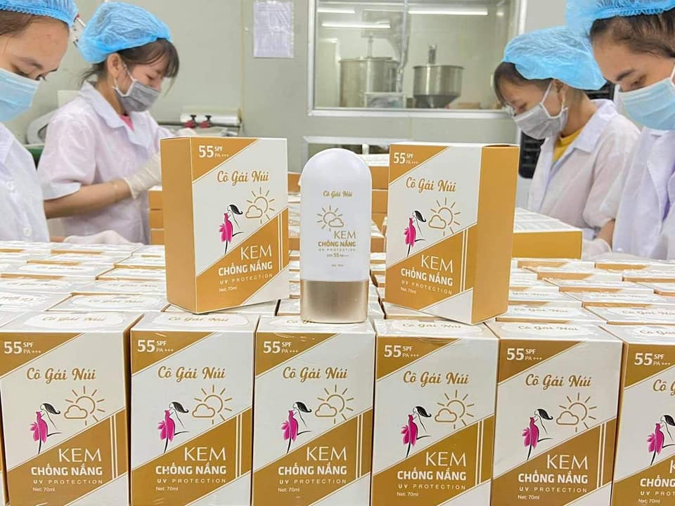 KEM CHỐNG NẮNG SPF 55+/PA+++