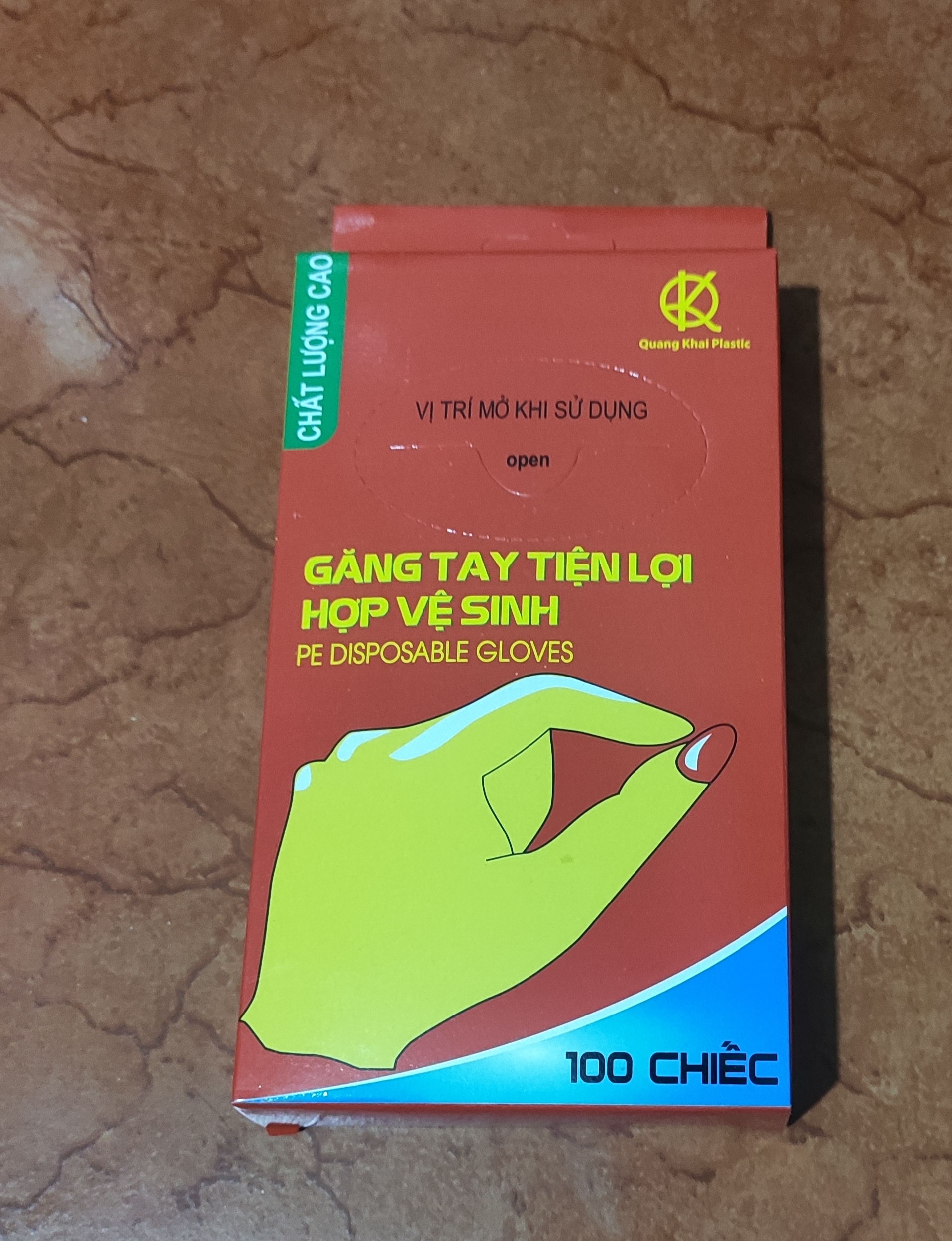 Hộp 100 găng tay nilon dùng 1 lần