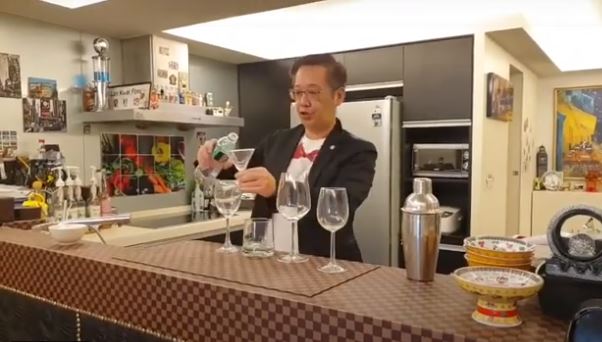 [HCM]Dụng cụ ảo thuật sân khấu : Đổi màu nước 5 lần