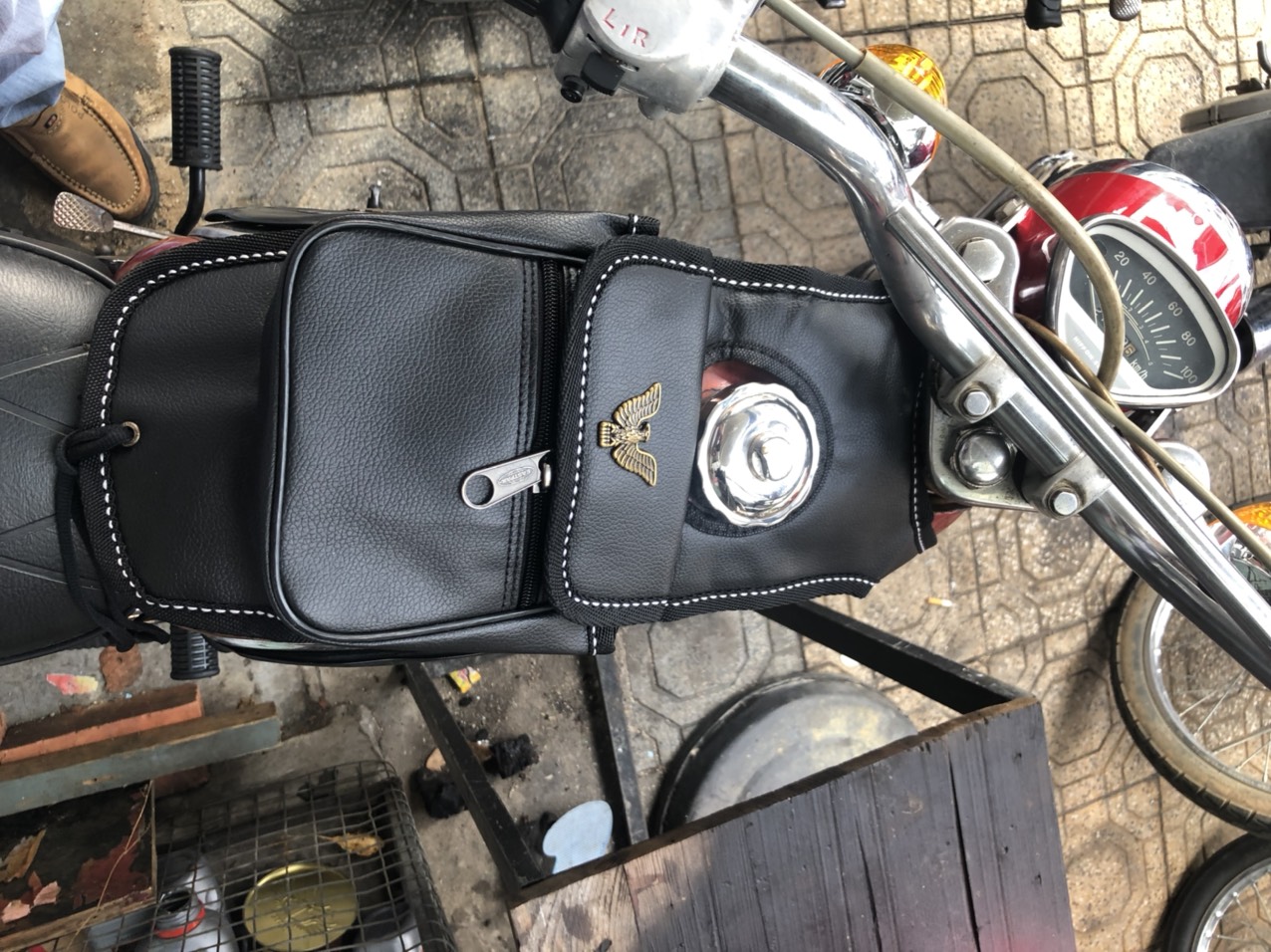 Túi treo logo đại bàng đựng đồ , Loại nhỏ cho bình xăng lớn xe honda 67