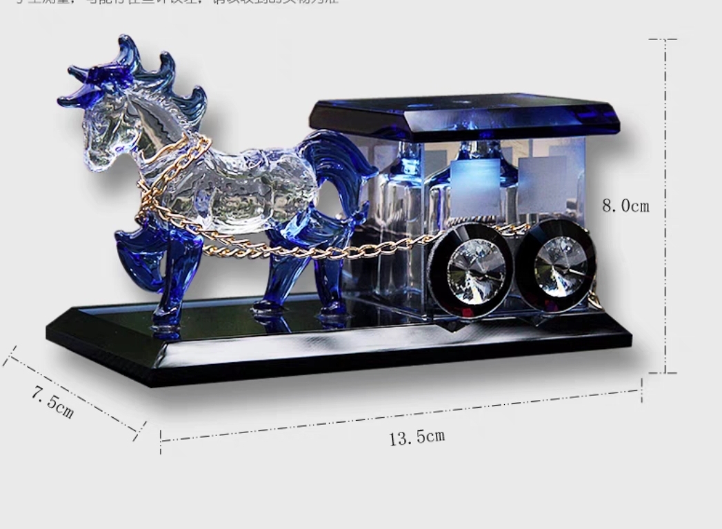 Tượng Ngựa Pha Lê Kéo Nước Hoa