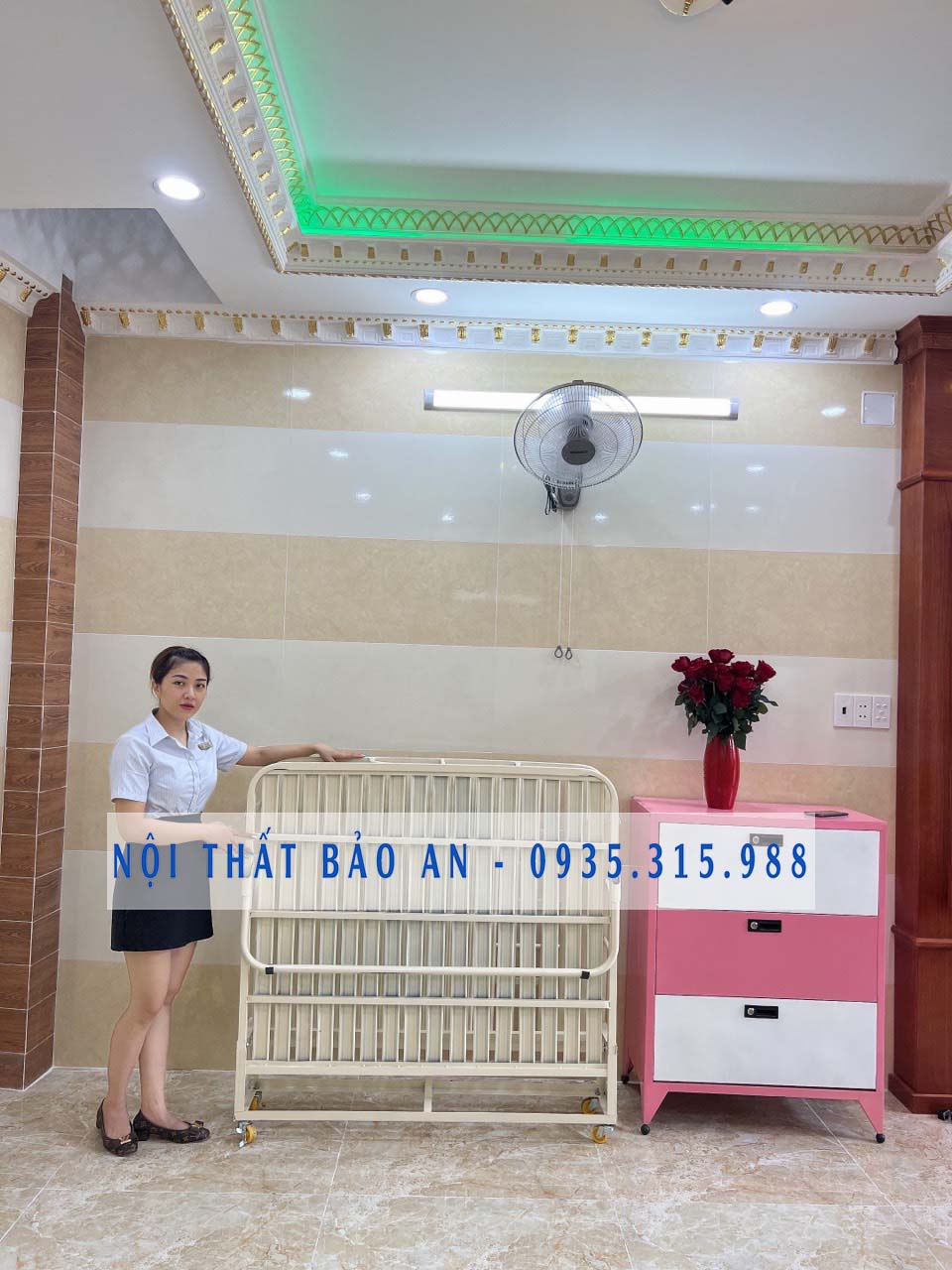Giường sắt xếp di động gấp gọn , có bánh xe di chuyển 1m2x2m BA