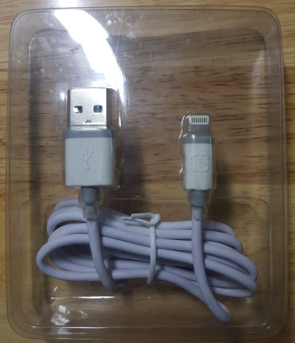 [HCM]Dây cáp Điện thoại Walnut Lightning 12M (MFI)
