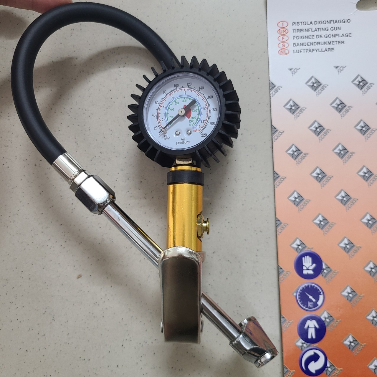 Đồng hồ bơm xe có tay bóp