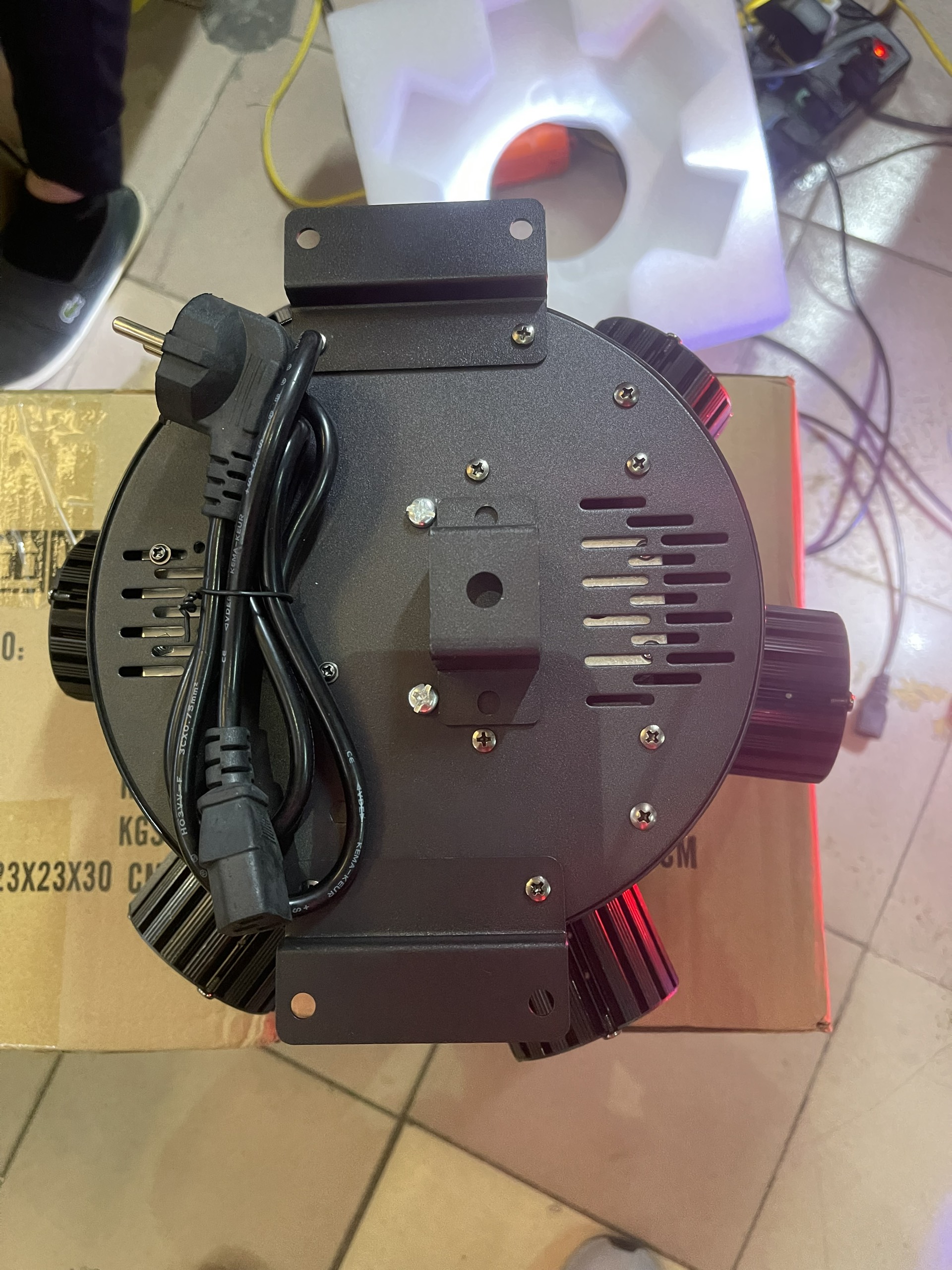 # ĐÈN MOVING 16 MẮT PRO VIỀN LED