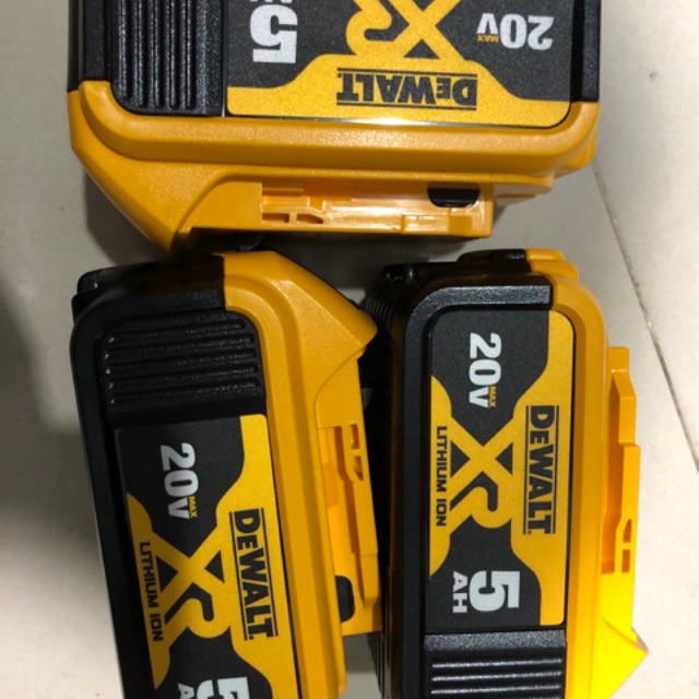 [HCM]Pin dewalt 5ah mới