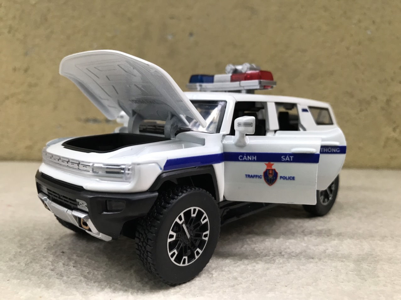 Mô hình xe police cscđ 113 hummer evs - 1:32