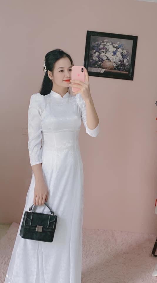 Áo dài gấm tơ màu trắng vai bồng (ảnh thật)