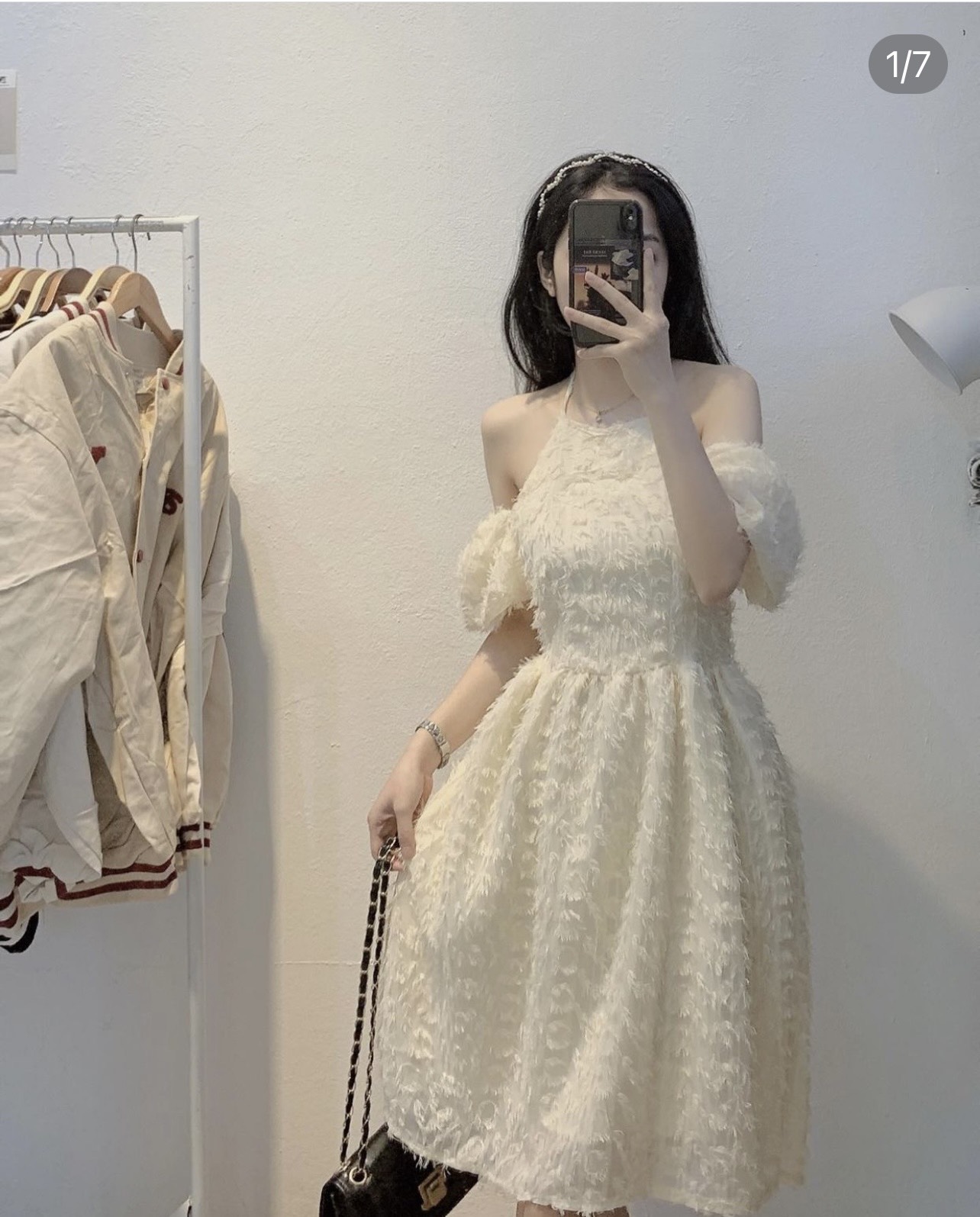Váy babydoll trễ vai 🎉 👉 Chin mặc váy cổ yếm kiểu babydoll trễ vai, chất  liệu vải voan hoa nổi, bên trong có lớp váy lót, lưng váy phối… | Instagram
