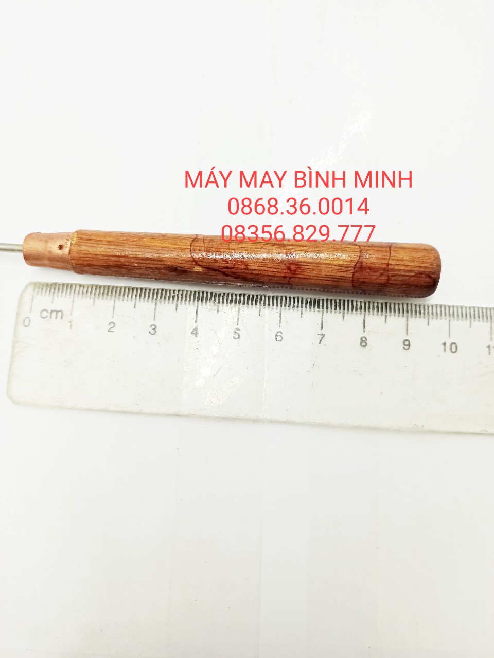 Dùi nhọn cán gỗ dài 16,3cm sử dụng trong ngành may mặc