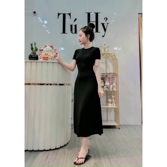 Đầm from xoè chất len gân tay ngắn hở lưng