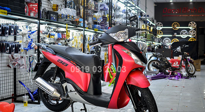 Decal nhôm xước khổ dán xe
