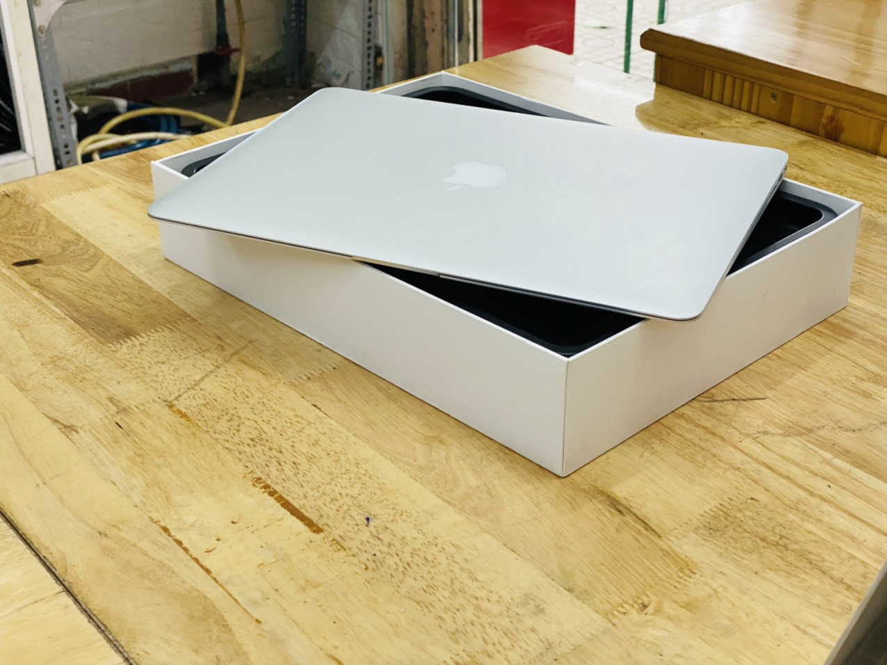 LAPTOP MQD32SA A -2017 CORE I5 RAM 8GB SSD 128GB 13.3INCH