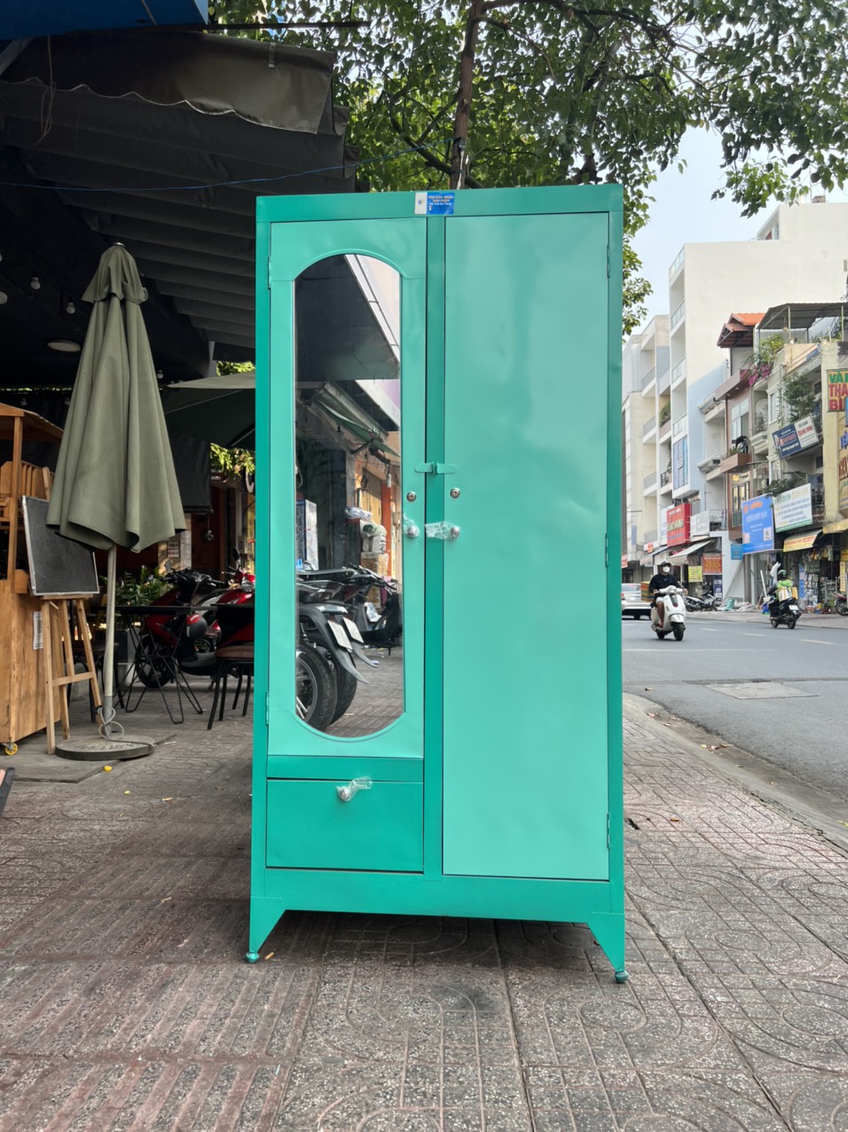 Tủ quần áo sắt 1m8 màu xanh lá