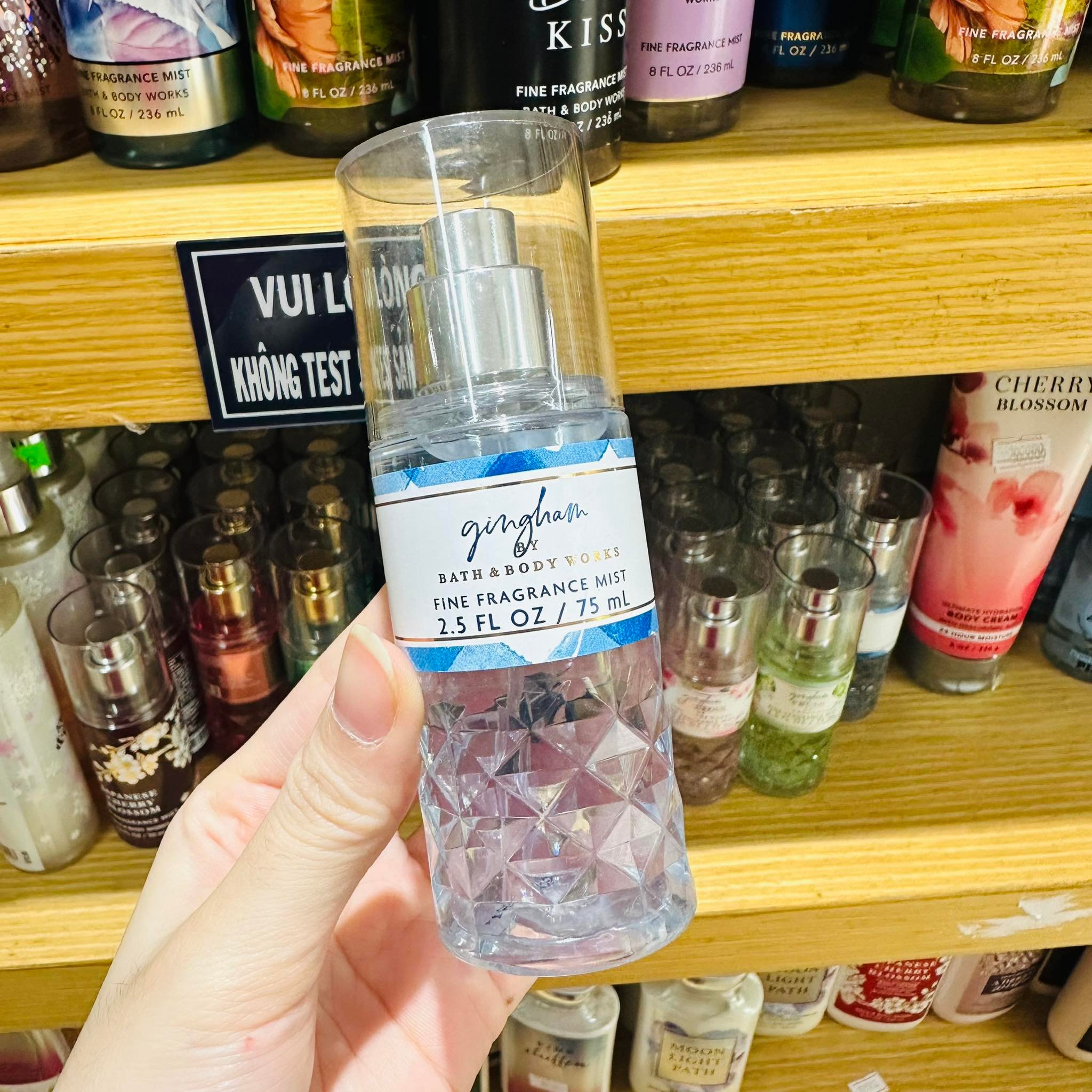 Xịt thơm toàn thân bath & body works body mist gingham 75ml