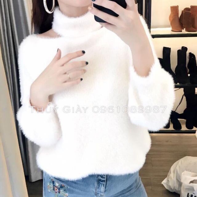 Áo len lông hở vai cổ lọ