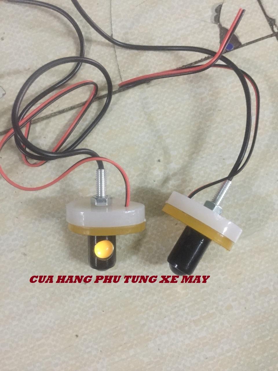 Đèn Xi nhan sau Nuti lông đền