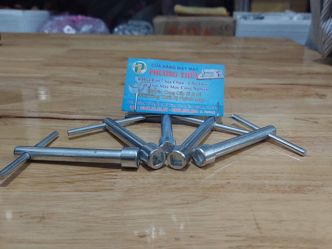 khóa mở dao máy cắt đứng