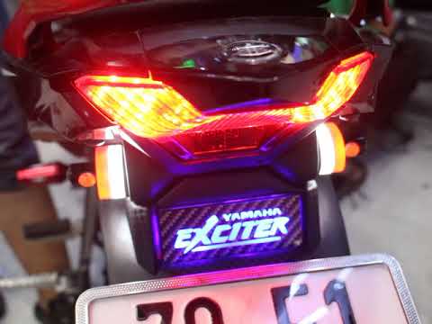 Đèn bảng dè chữ Exciter.