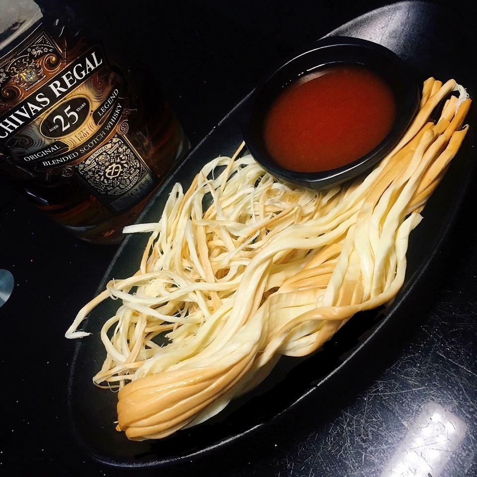 [TẶNG TƯƠNG ỚT] Phô Mai Hun Khói Sữa Dê Que 100gr