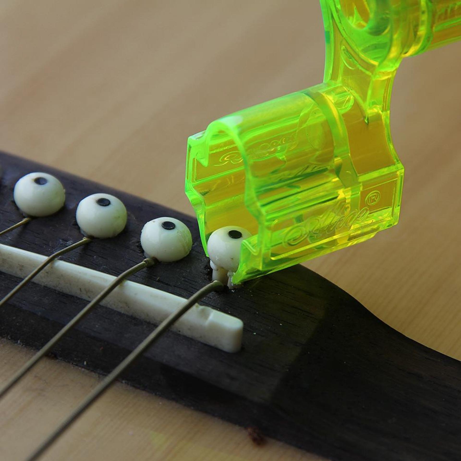 Tay quay thay dây đàn guitar hiệu Alice