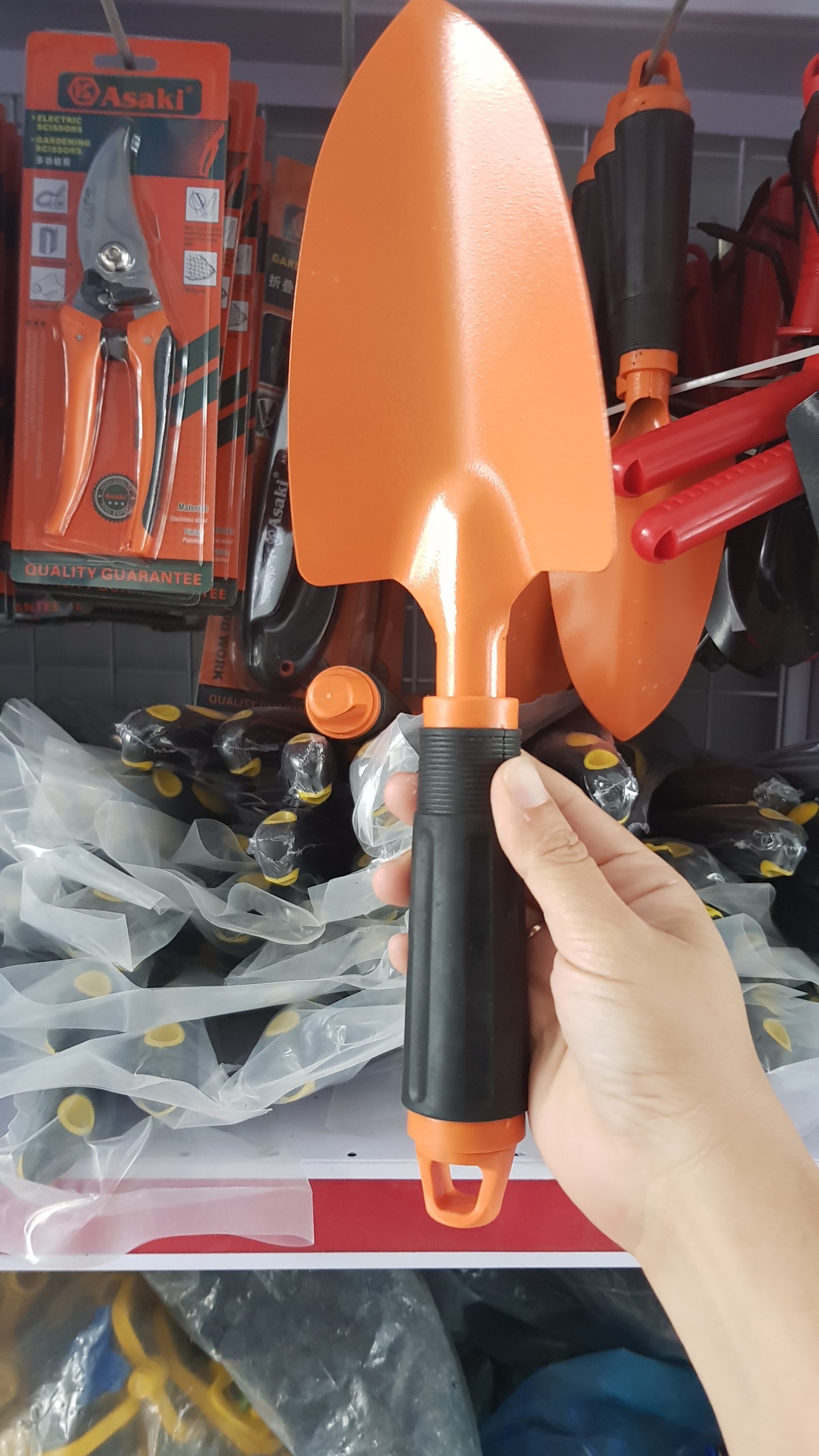 Xẻng Xới Đất Làm Vườn Cao Cấp Thép Không Gỉ LV98
