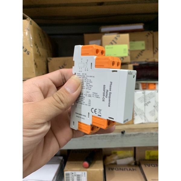 Rơ le bảo vệ ngược pha và mất pha 600PSR280 / 520 SELEC