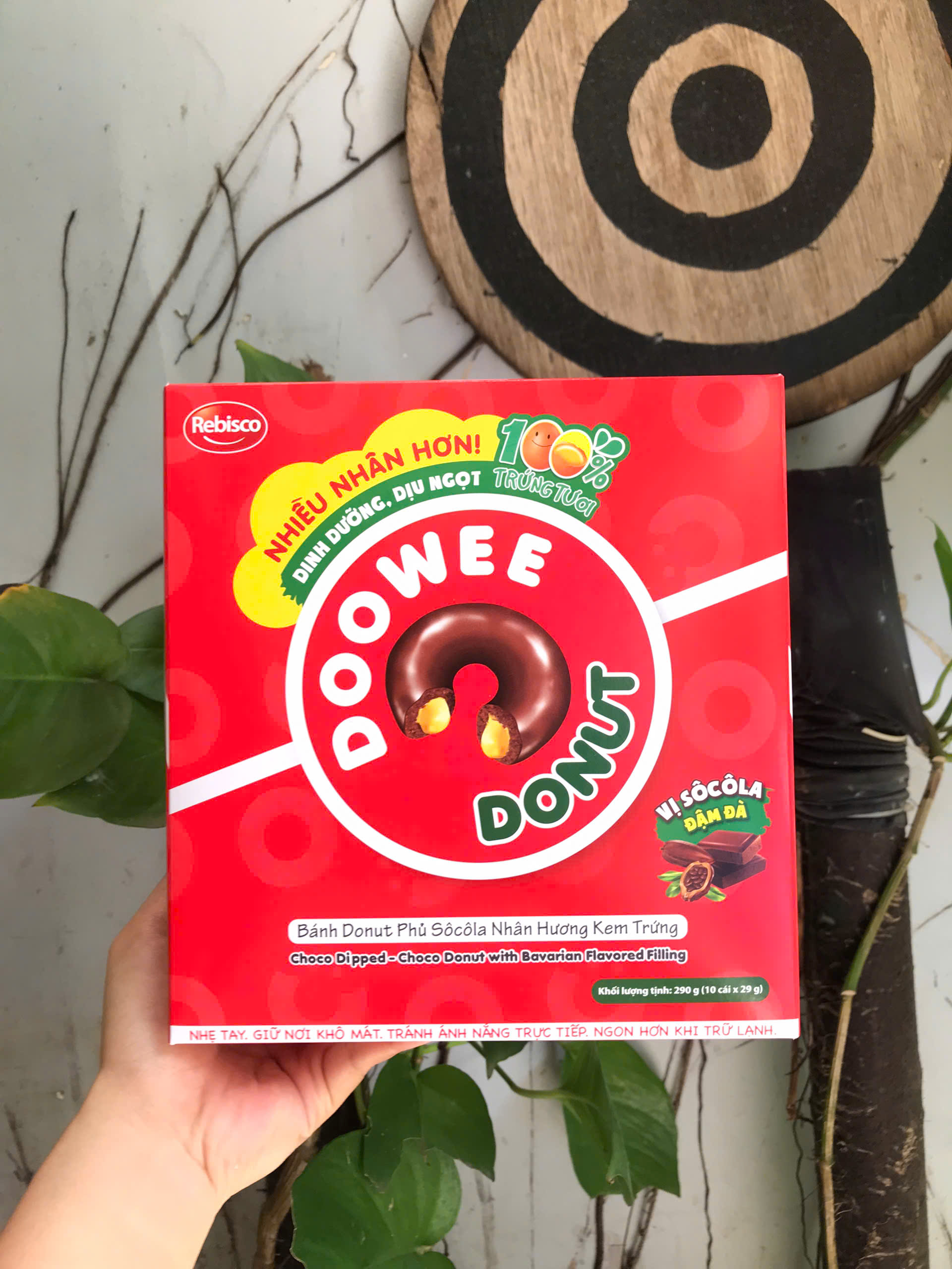 Bánh Doowee Donut Phủ Sôcôla Nhân Kem Trứng (Hộp 10 cái)