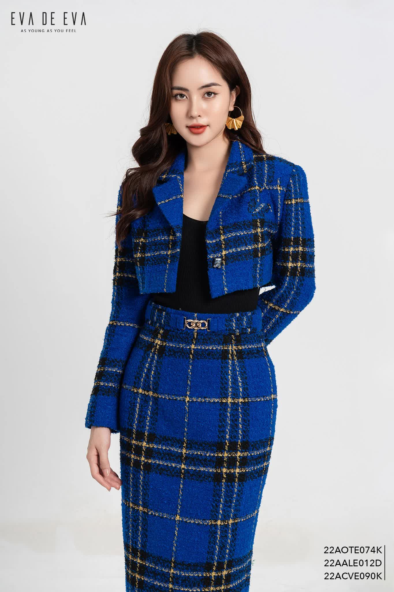 Áo kiểu nữ dáng croptop Eva de Eva 22AOTE074K
