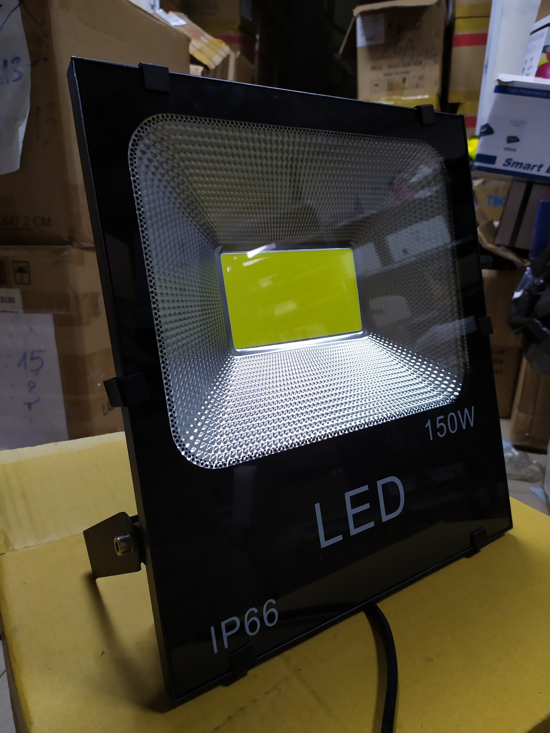 Đèn pha LED 150W chiếu ngoài trời tiết kiệm điện