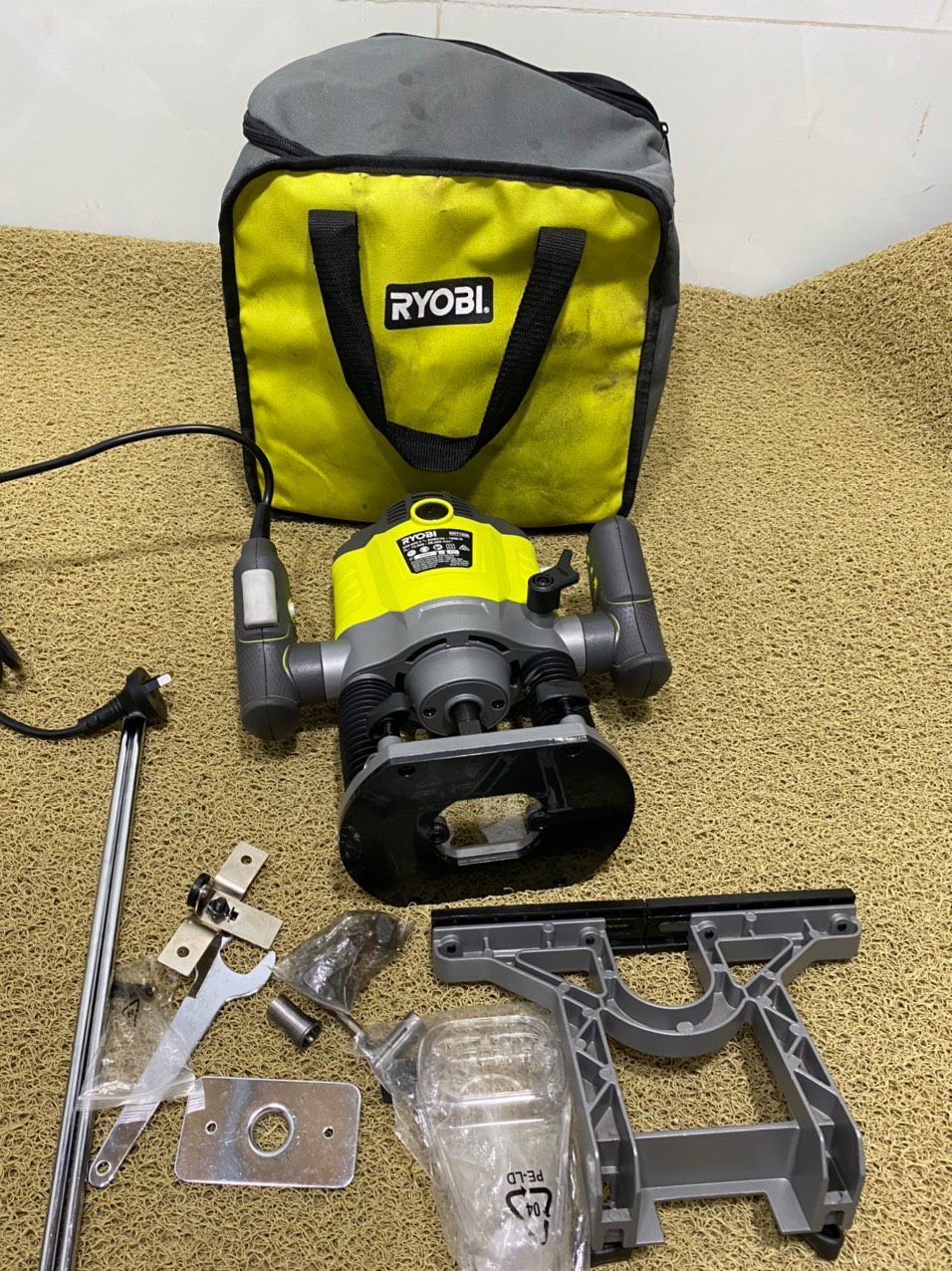 [HCM]Máy Phay Lớn 1600W Ryobi RRT1600-S(qua sử dụng)