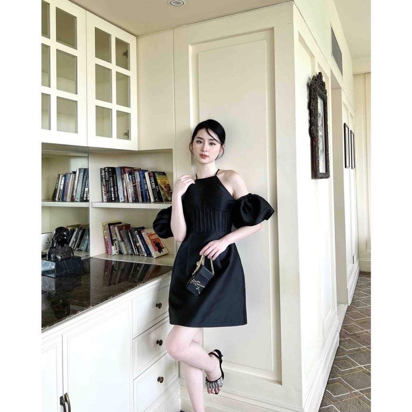 Đầm dự tiệc cổ yếm tay rớt chất phi dầy dặn - Rebecca