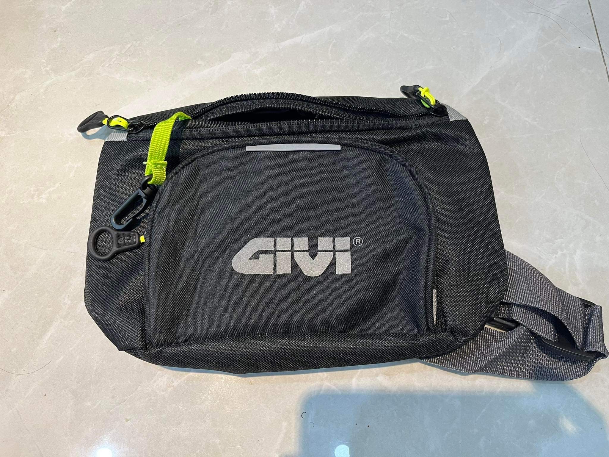 Túi đeo hông, bụng Givi chống nước