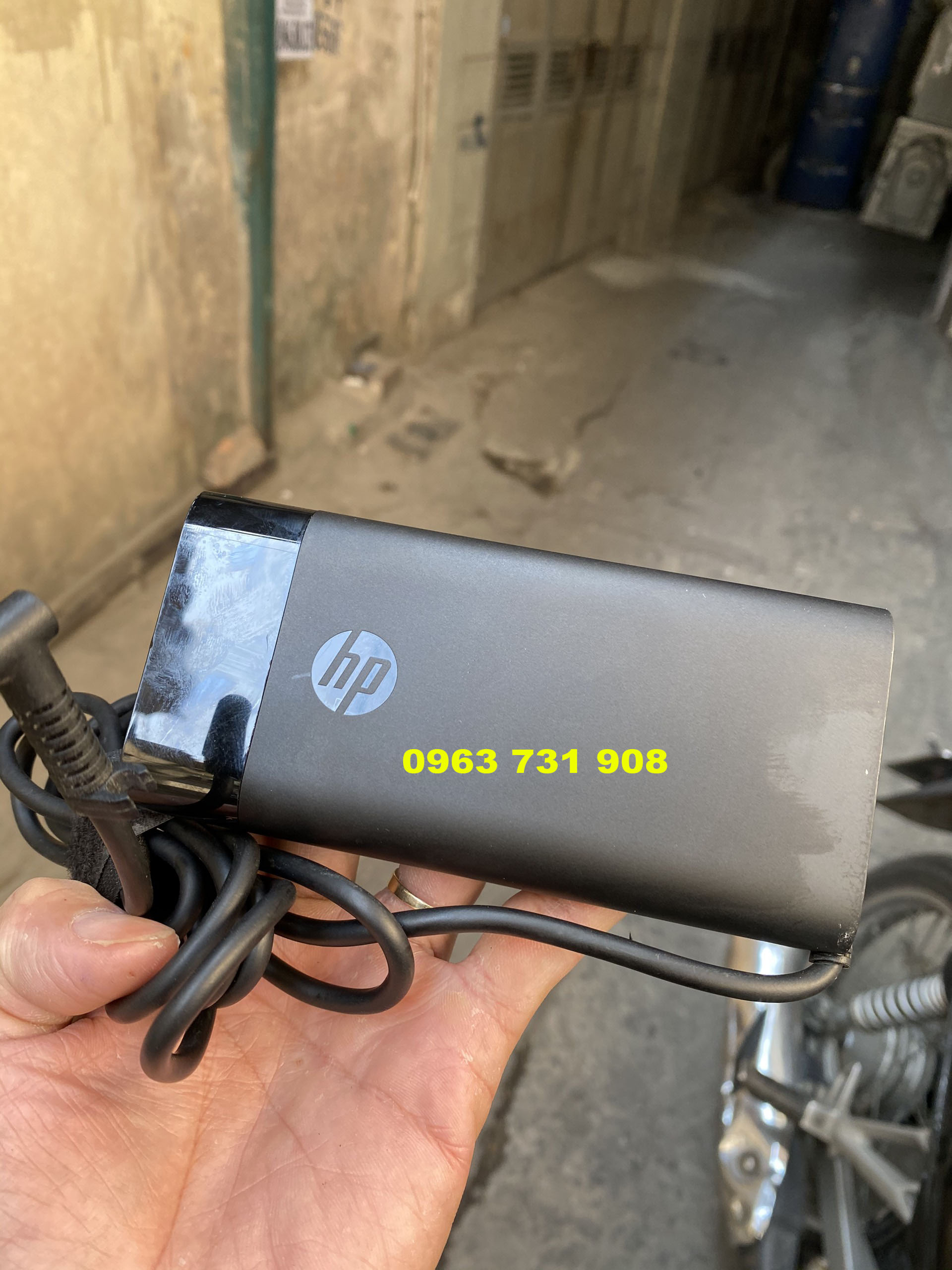 Sạc laptop HP 150w zin theo máy