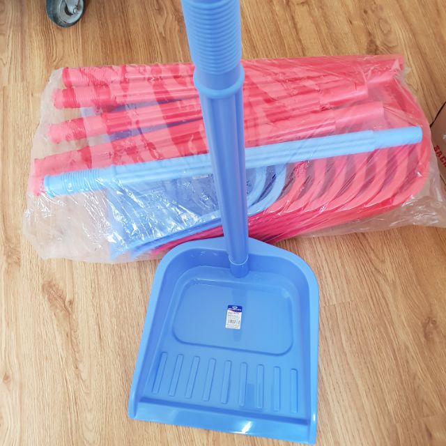 Xẻng nhựa cán đại Song Long Plastic (Mã sp: 2261)