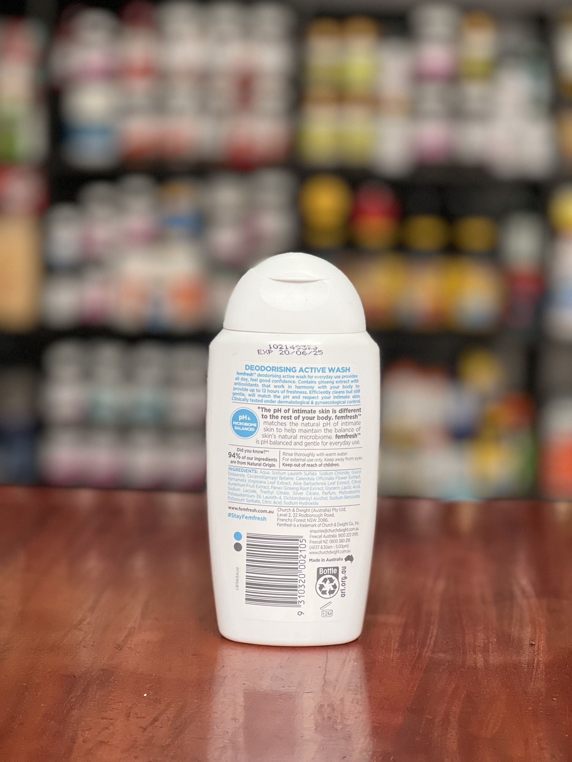 Femfresh Trắng và xanh của Úc 250ml