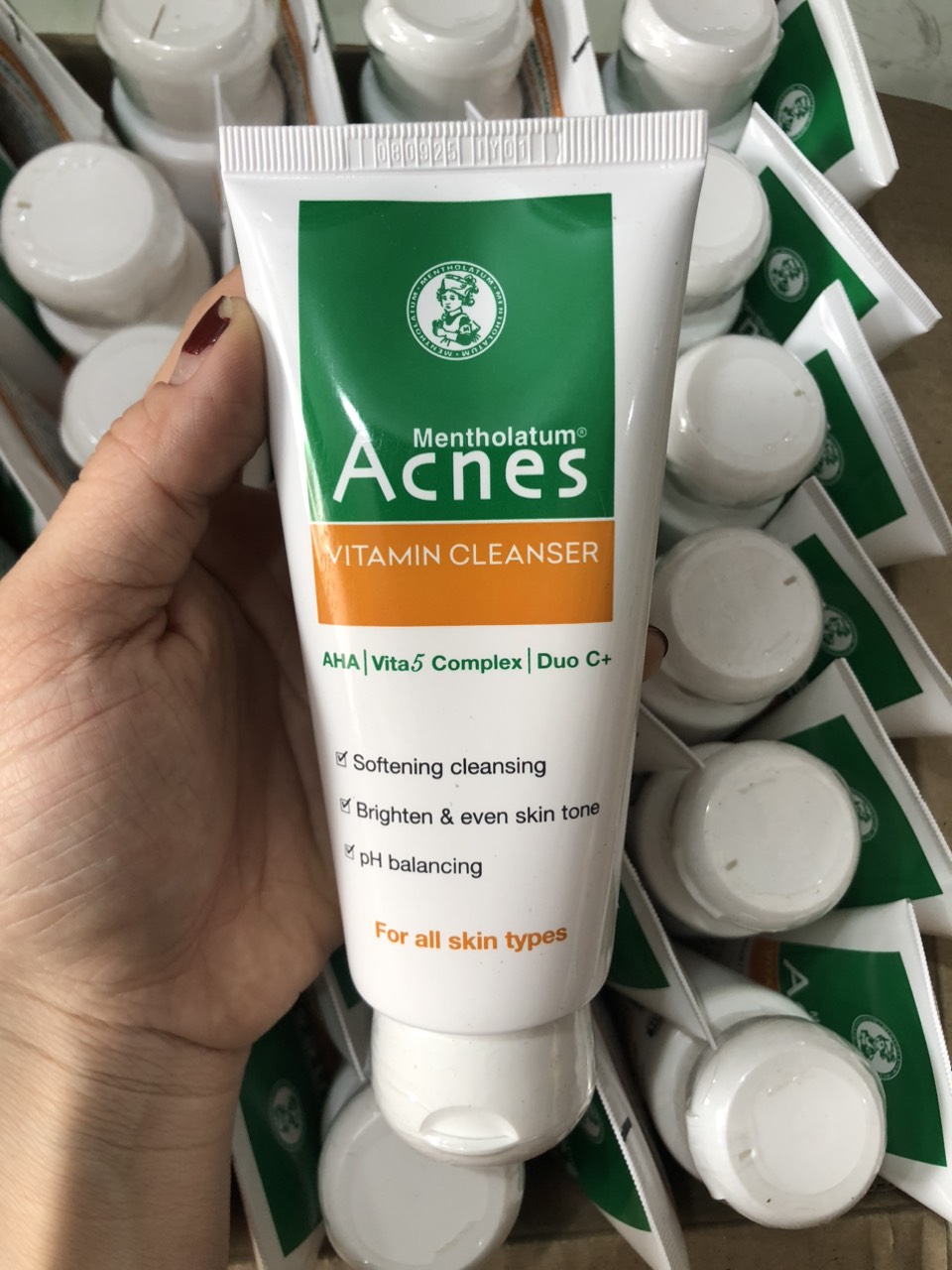 Kem rửa mặt Vitamin Acnes Vitamin Cleanser 100gr