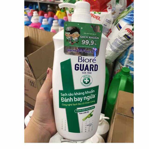 Sữa tắm Biore kháng khuẩn, tinh chất sả 800g