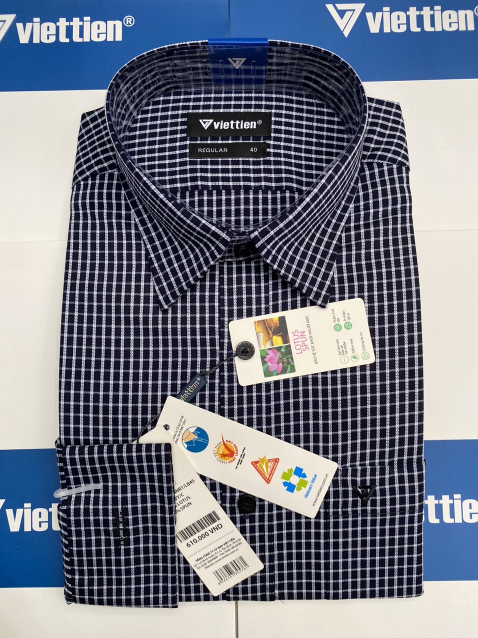 Áo sơ mi dài tay hiệu Việt Tiến kiểu dáng bình thường, vạt bầu