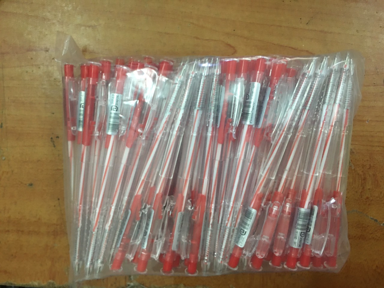 Bút bi trong 207 giá rẻ 0.7mm(1 bịch/100 Cây)