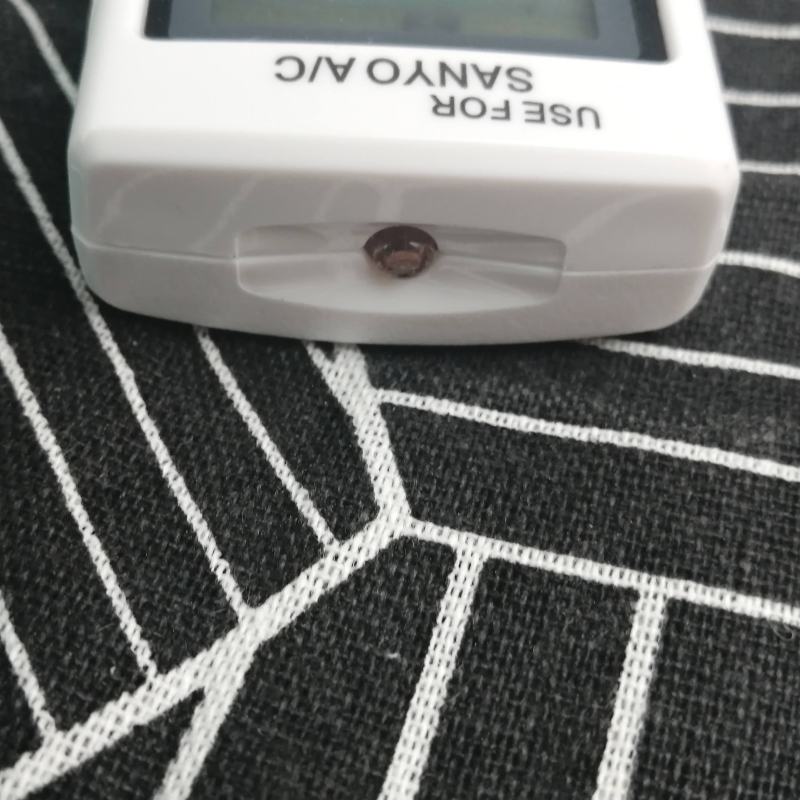 Điều Khiển điều hòa SANYO nút hồng