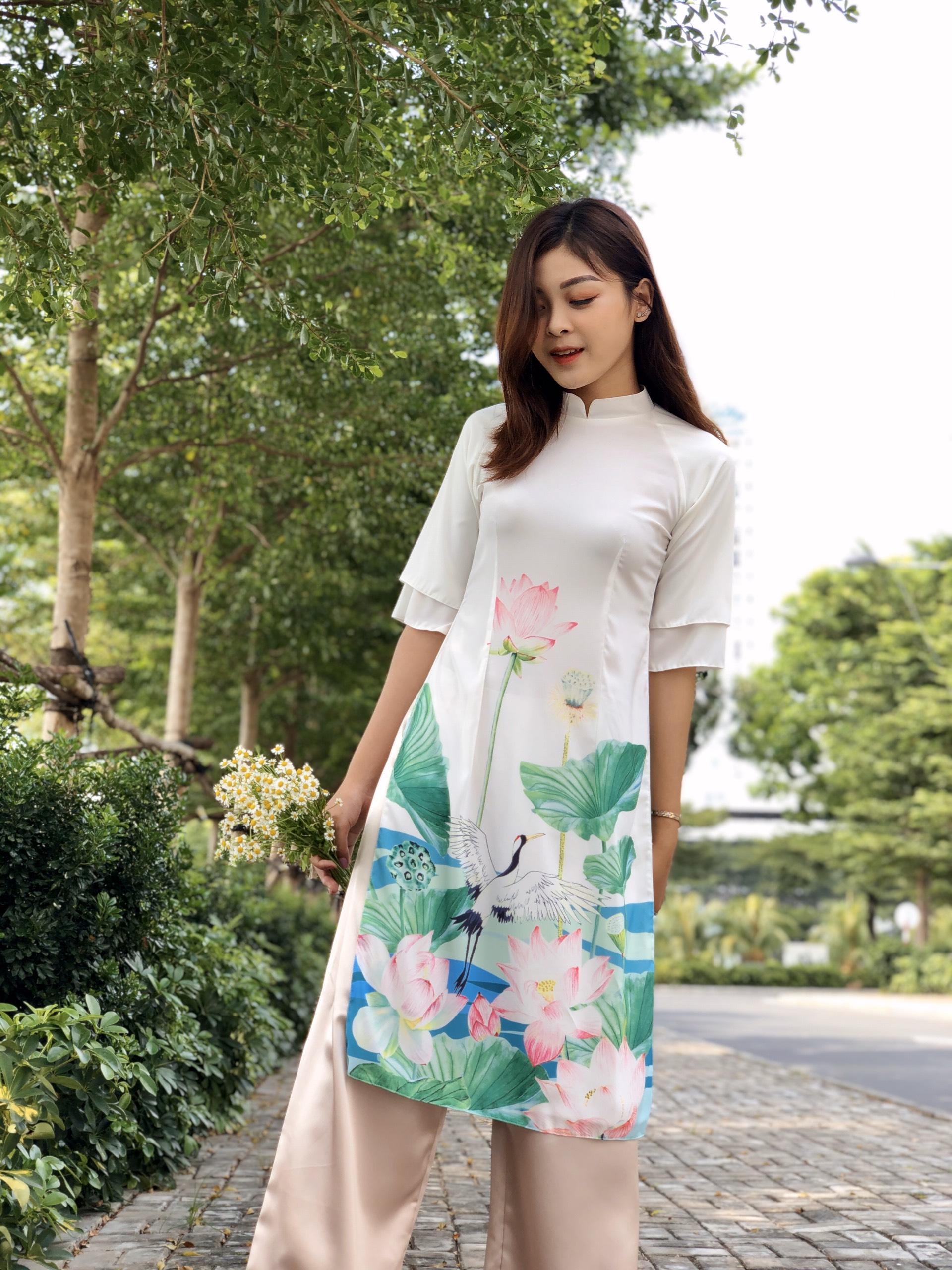 Set áo dài cách tân in hoa sen tay lỡ xếp tầng