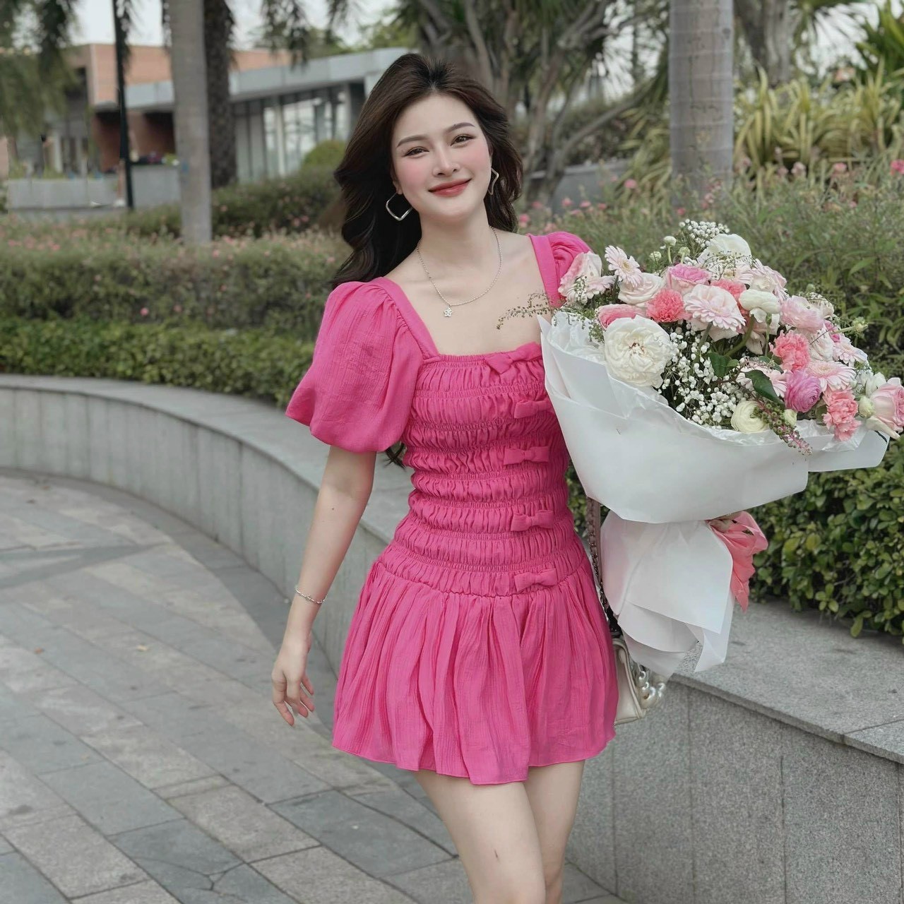 Đầm tay phông cổ vuông chạy mocking đính nơ phối bèo , đầm kiểu cổ vuông tay phông chạy thun tôn dáng phối bèo lai