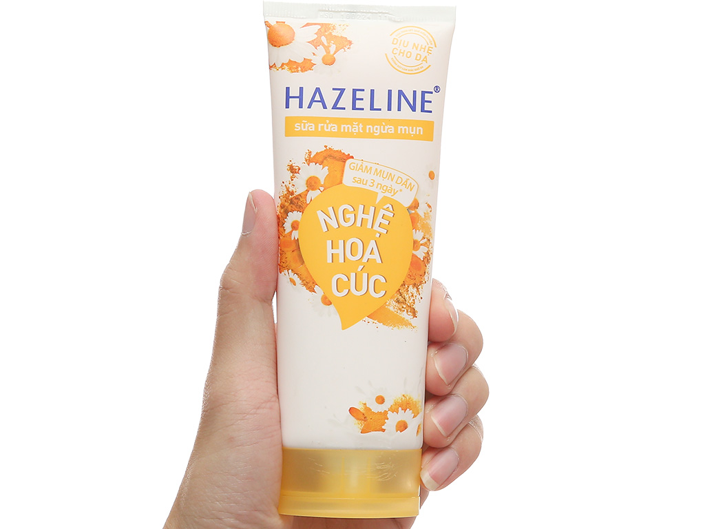 Sữa rửa mặt Hazeline nghệ hoa cúc 100g có tặng kèm